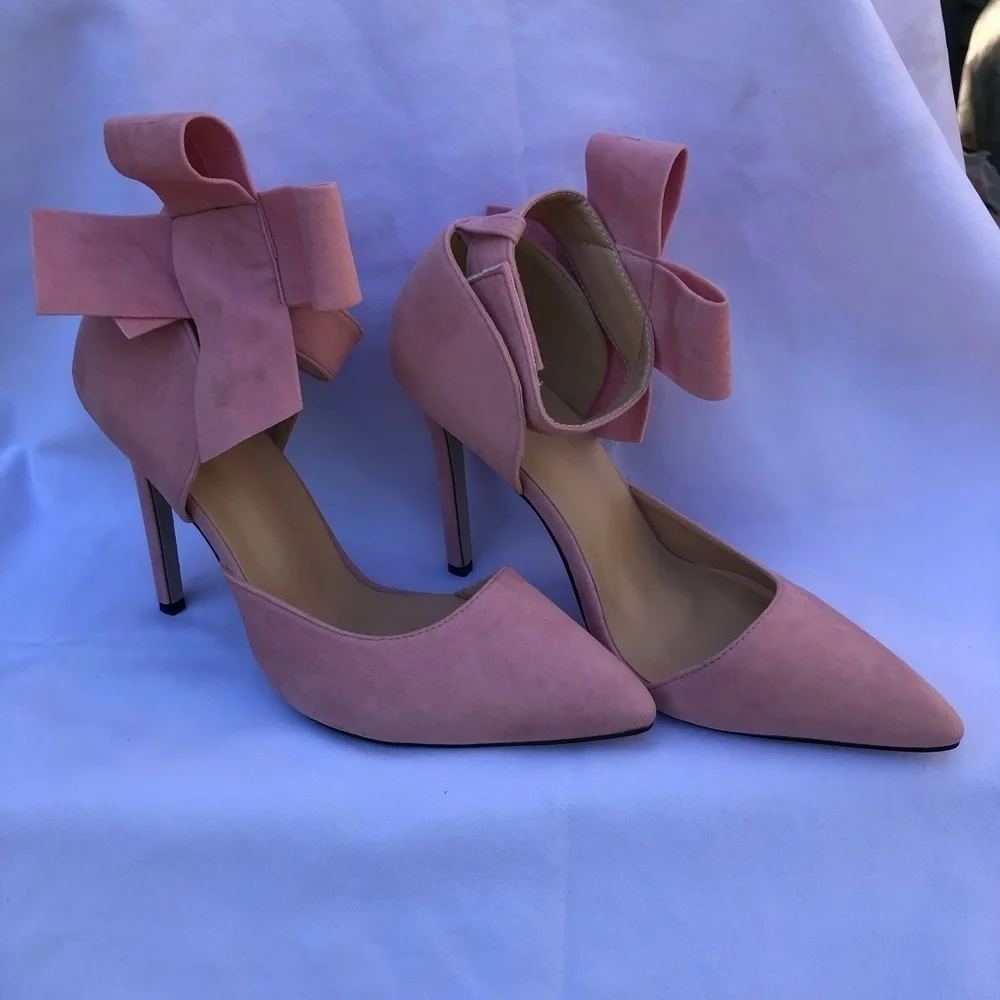 MM July, size 42, size 11 pink 4.5 inch heels, velvet like material. Bow strap - Picture 16 of 16